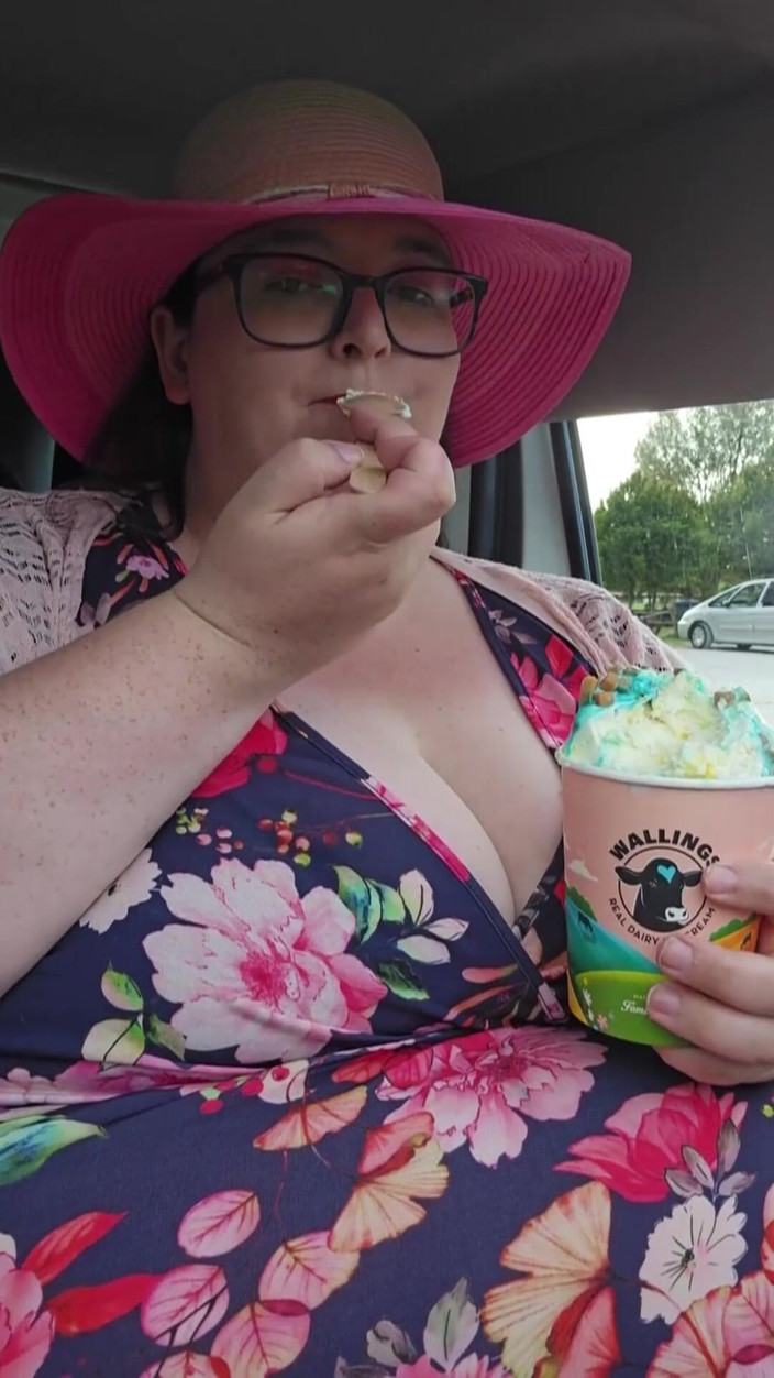 SSBBWLadyBrads: 让我们吃一些冰淇淋