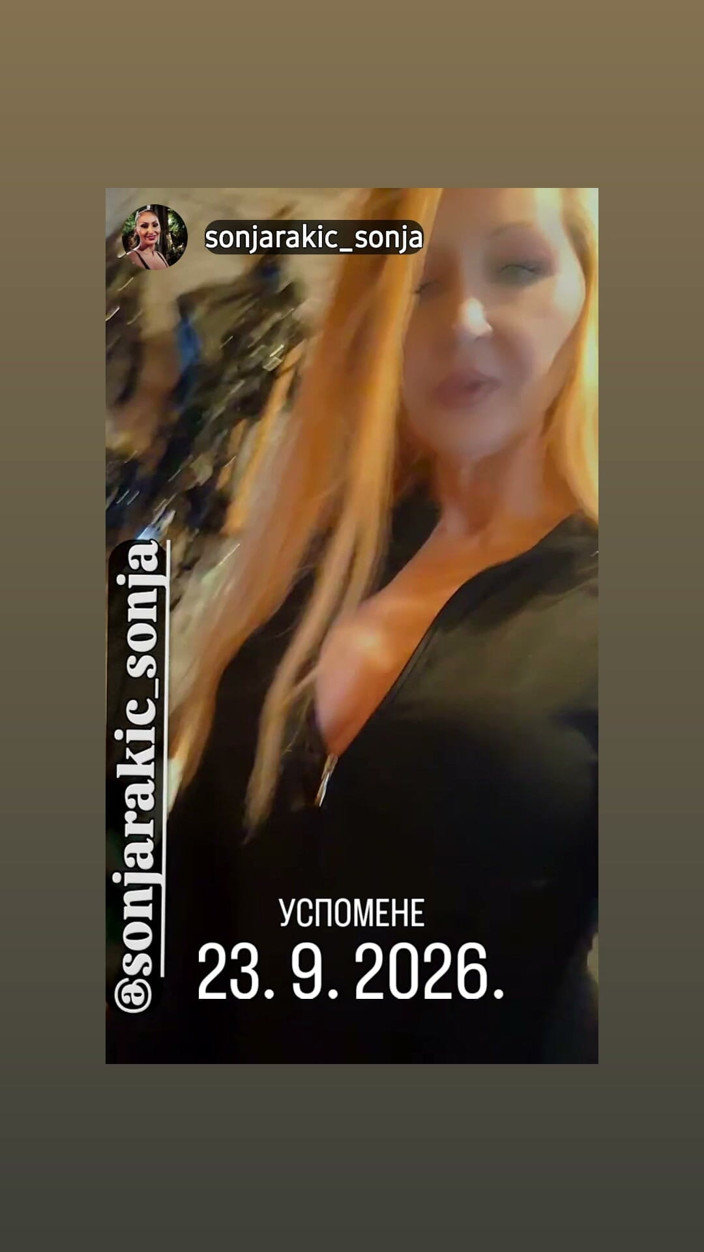Dominatrix Redsonyja: Dancing