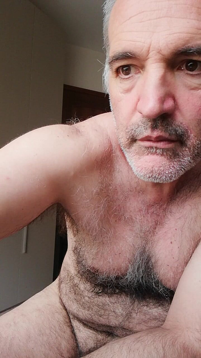 Setesesso7: Podwójne sikanie w szkle i świetna ręczna robota dla kutasa, który...