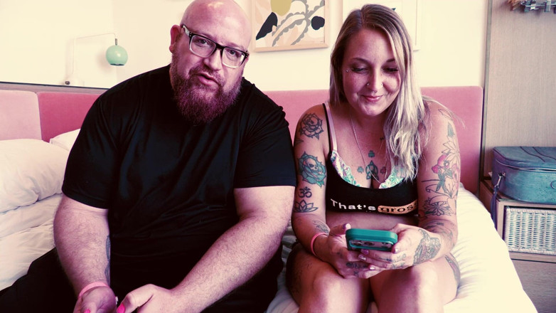 Shel Hardy: Zustimmungsvideo mit großem bär
