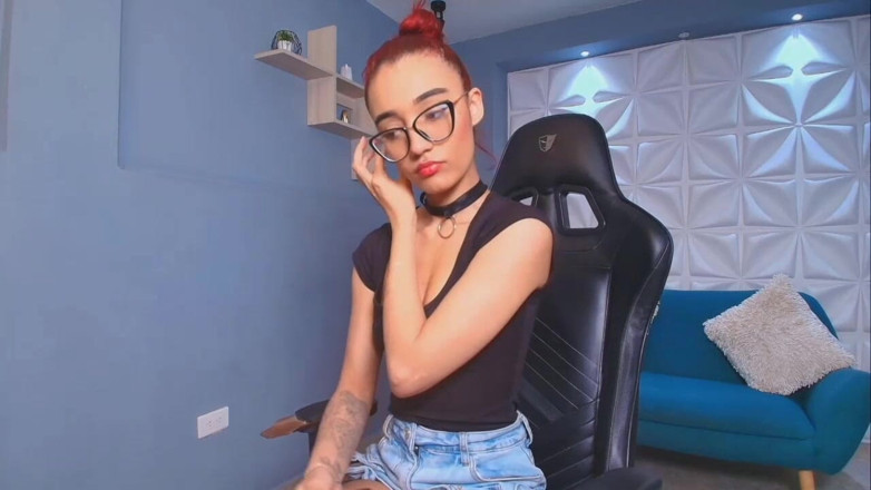 Lia Wood: ¿te Gustan Mis Tetas? Escribirme Y Follarme