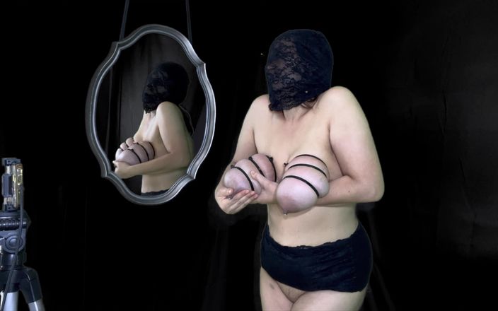 VeeVee Vixen: Geile slet zip bindt haar enorme melkachtige tieten 4k vast