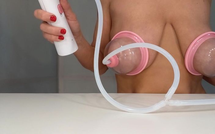 AnnaBUST: Stimulator voor mijn grote hangende borsten. Experiment
