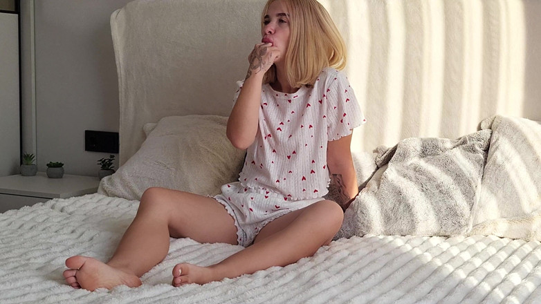 xKeryB: Try Not to Cum While I Masturbate with My Wet...