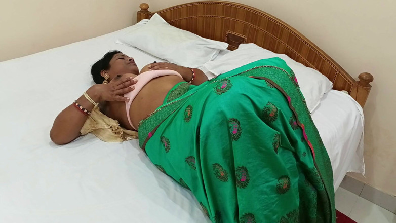 Popmini: Süßes und sexy Sanjana Bhabhi heiße blowjobs und hartes sexvideo...