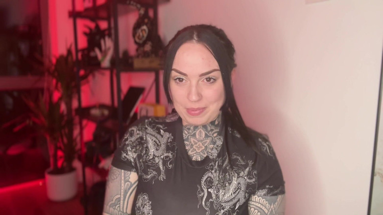 Miss Valentina: Tuvalet köleliği layık değil