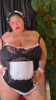 Mary Juana wielkie sflaczałe cycki BBW pokojówka