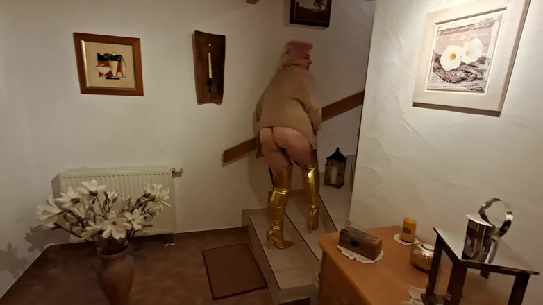 PureVicky66: Matura miLF dai capelli rosa si allarga per bene sulle...