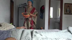 Married Kurdish Cleaning Maid Lets Tourist Cum in Her Mouth