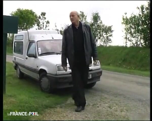 French Gonzo: Nonno pervertito sta organizzando un trio con un amico!