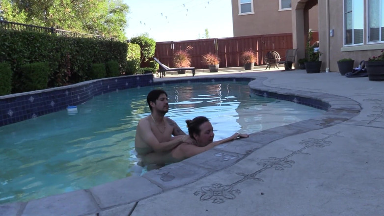 Bailey O'Brien: Splashing