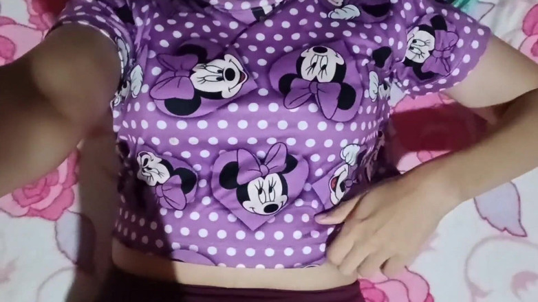 Yuli and tony: Bohatý ženský orgasmus s mým novým pyžama. Jsem velmi nadržená pokaždé,...