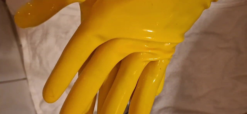 Dreamofevolution: Latex Gloves