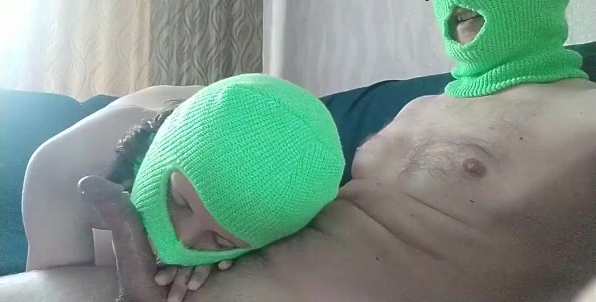Pussy For Sperm: 来自独家女孩的邋遢口交和大量射精。