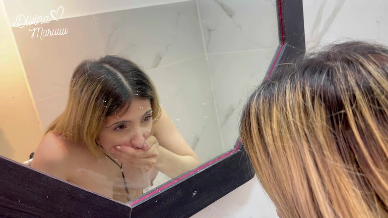 DivinaMaruuu: Я трахнув його величезний 25-сантиметровий член, який залишив мене на межі краху