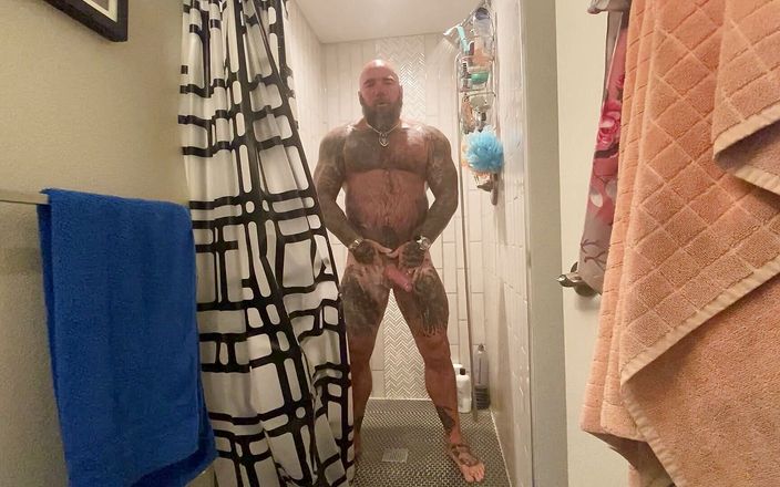 Masculine Jason - Jason Collins: Esfregando um no chuveiro