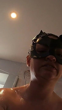Femdom, service de douche, pisse, esclave des toilettes