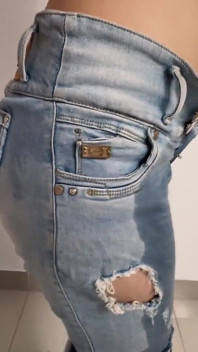 젖은 청바지 휴식