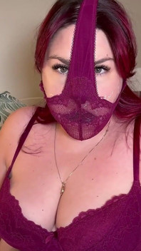 Pasiune mov: Extravaganta chiloților și Purple Gag