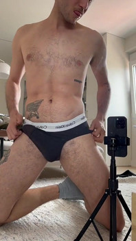Harry_jen | Chico fetiche gay se corre en ropa interior