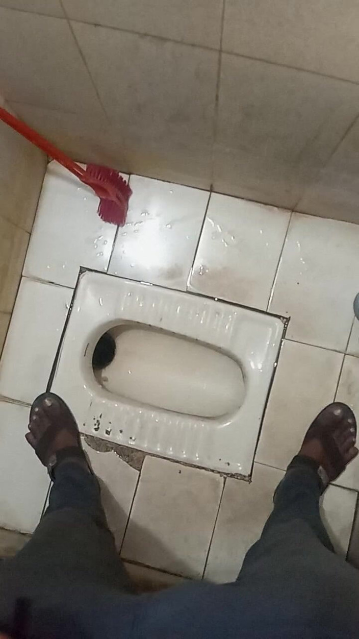 Fucking my wife: 日本男孩吮吸妻子的阴户洞