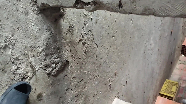 Crisanto999: जब हमारे मम्मी-पापा हमारी देखभाल नहीं कर रहे होते हैं, तो मैं कुतिया के इस बेटे से मुझे चोदने के लिए कहता हूं