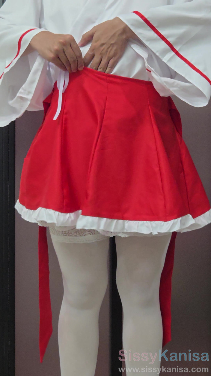 SissyKanisa: Sissy kanisa váy ngắn miko cosplay ep1: mặc quần áo