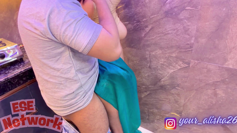 Sammy Sins: Alisha foi fodida por seu cunhado enquanto fazia bobinas na...