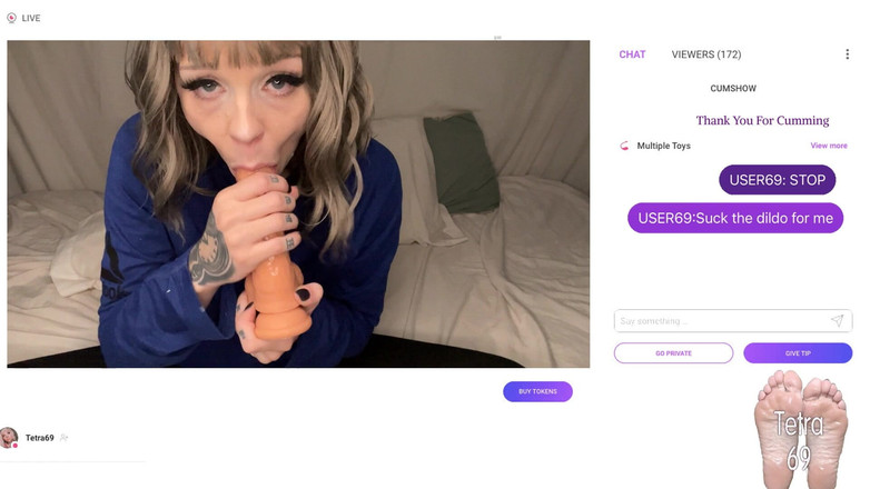 Tetra69: Тетраха перед камерой, показывает ступням поклонение себе