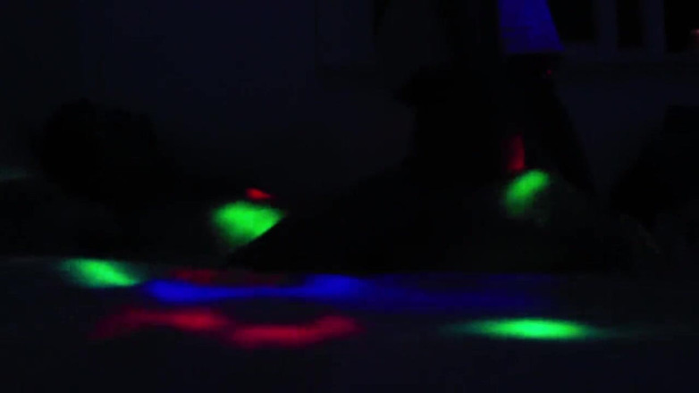 YeahHanna: Romantik çift seks partisinde neredeyse yatağı ve kamerayı kırıyor