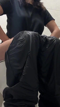 Toilet gila kentut hitam! Nipple Pops