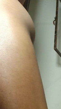 Questo ragazzo ha fatto piovere un sacco di sperma sul mio viso da ragazzo bianco
