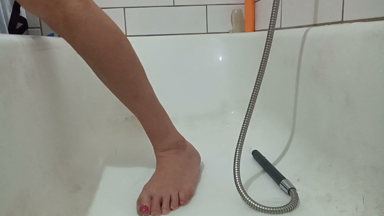 Lizzy Yum: LizzyYum SD JULY 2026 bathing masturbation urethra shock sounding
