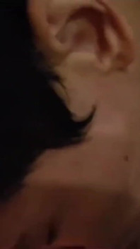 男孩吮吸成熟爸爸的鸡巴