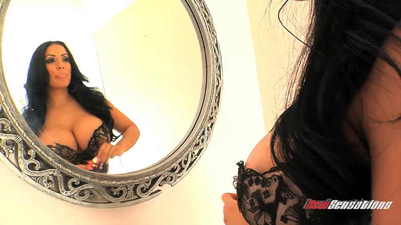 New Sensations: Kiara Mia - MILF's Got Big Boobies