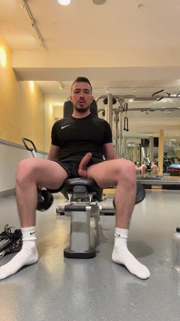 Gimnasio público masturbarse y entrenamiento