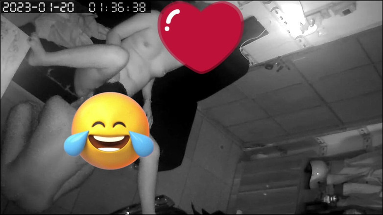 Publicphuongly: 已婚夫妇在沙发上做爱 - 亲密时刻被捕捉到回忆