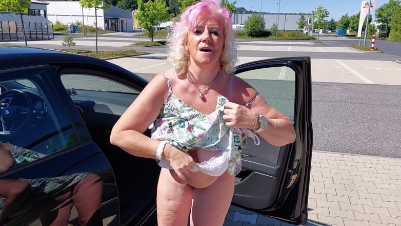Mature Wanker: 내 자지를 빨아주는 핫한 밀프