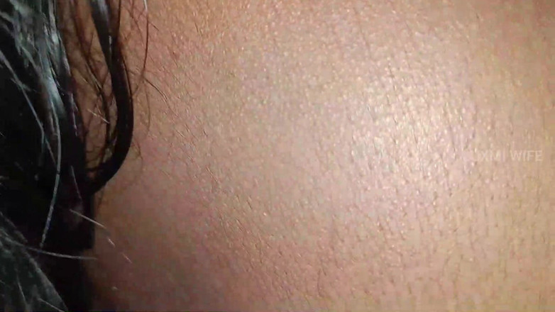 Luxmi Wife: La moglie ottiene un orgasmo di punta che scorre dalla...