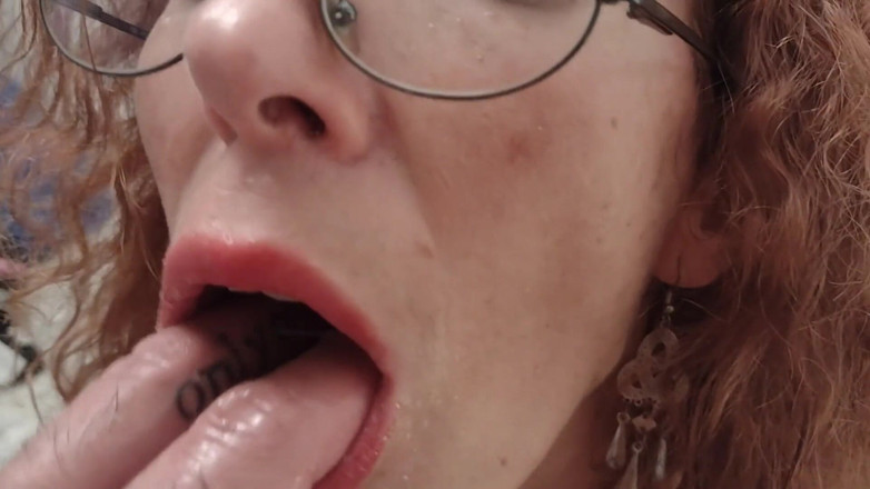 Onlyoufucktomuch: Já plachá sekretářka