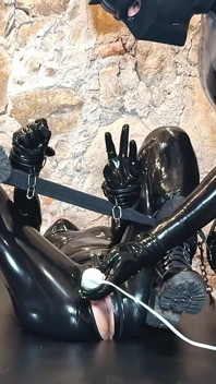 우울한 익스트림 쾌락, 1부 - Alex Latex