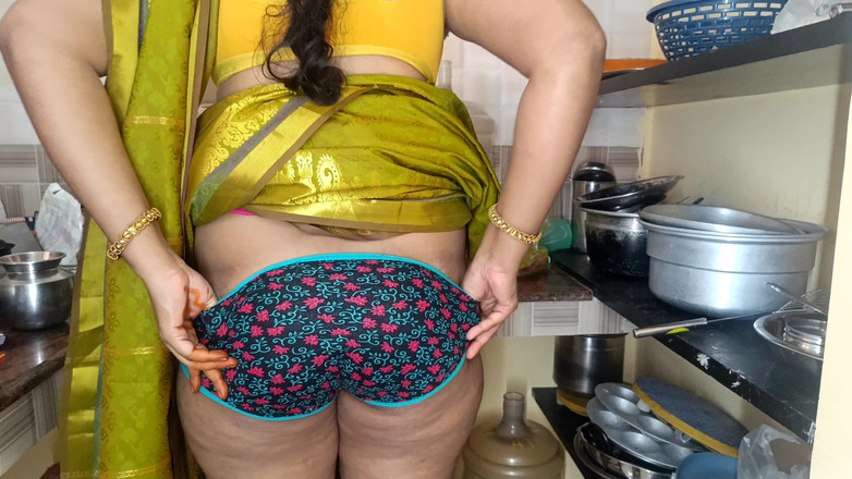 Pushpa porn: Hospodyňka má romantiku v kuchyni