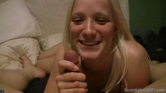 Scandalous GFs: Ragazza sexy sditalinata duramente e gioca con un vibratore