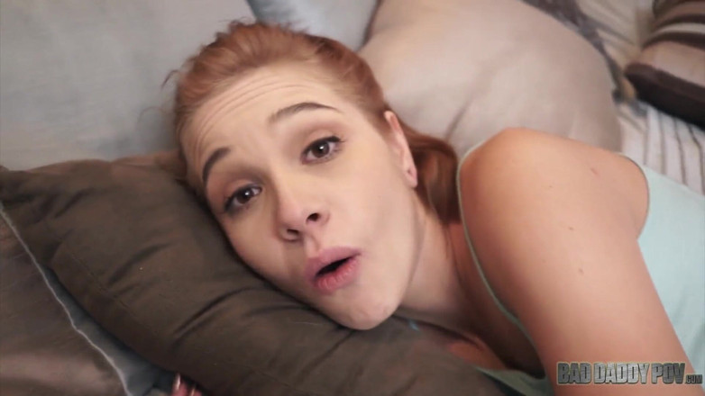 BadStepFamilyPov: Cadey Mercury被她的继父中出