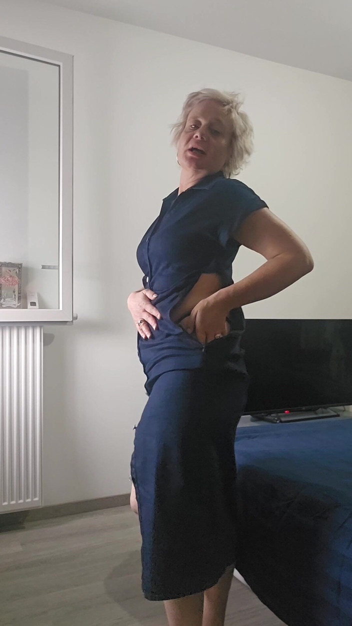 Sofy13: Striptease of a MILF Slut