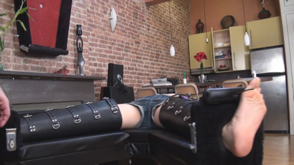 Dominated Orgasms and Tickles | By Taworship: Nemůže se přestat smát