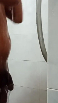 Horny Top Taking Shower