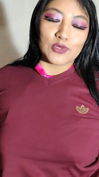 Menina tímida vai para casa para foder sua bunda