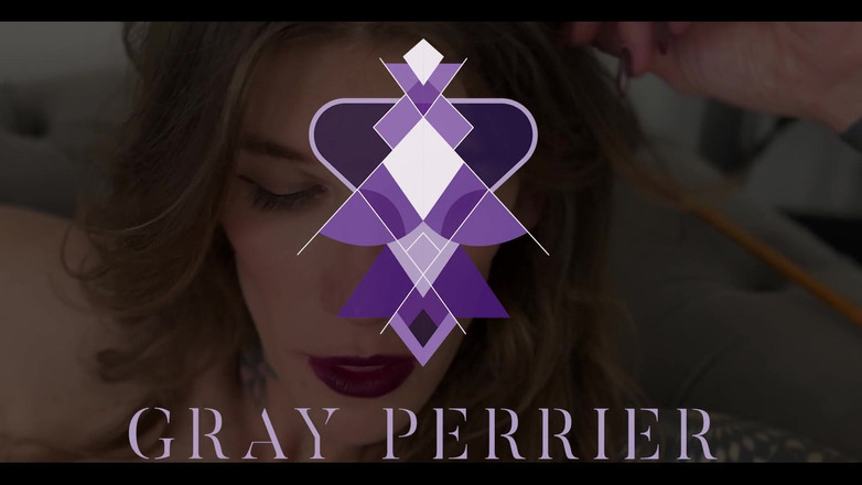 Gray Perrier: TS Gray在壮男和女孩之间双插