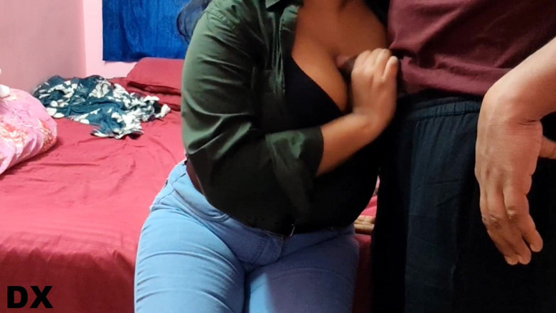 Daizo X production: 热辣的 bhabi 欺骗了她的丈夫,并被 dewa 完整印地语音频器性交